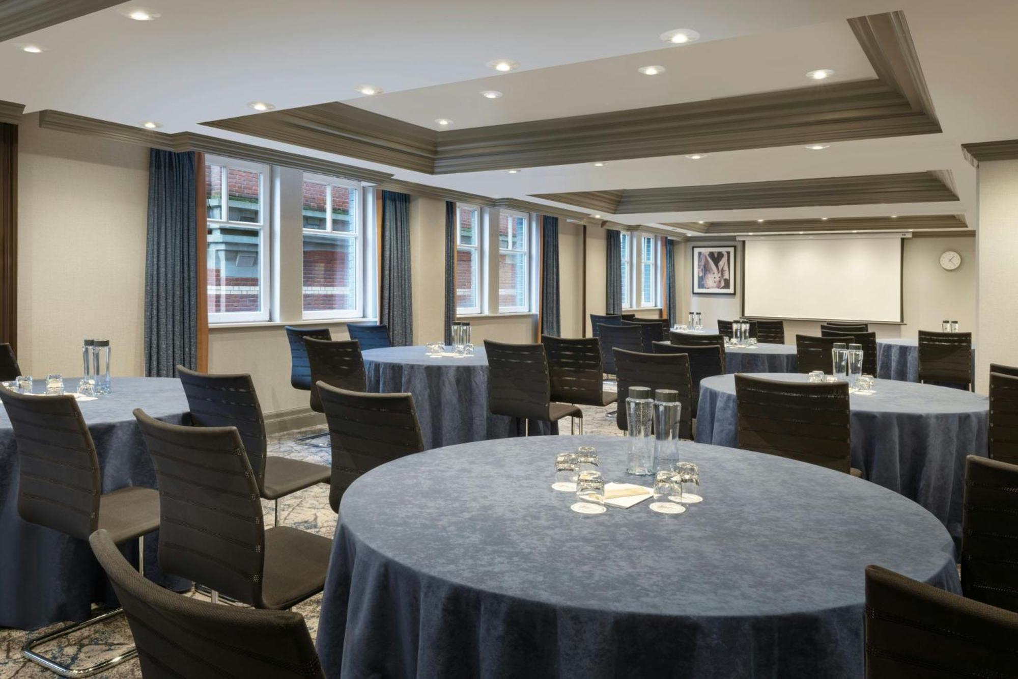 Leeds Marriott Hotel 4*